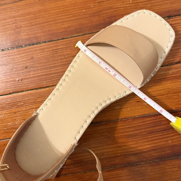 NWT: size 8W - 2.5” espadrille wedge sandals in beige - Picture 8 of 9